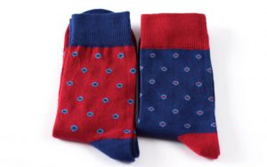 Mėlynų raudonų kojinių komplektas vyrui